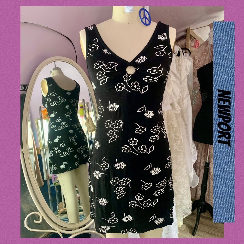 *Vintage* Newport ~ body con dress ~ Small
